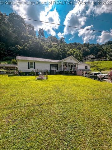 37 Poncho Drive, Chapmanville, WV 15508