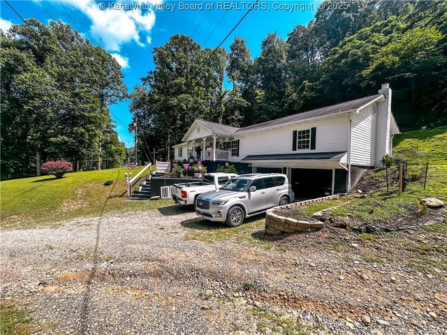 37 Poncho Drive, Chapmanville, WV 15508