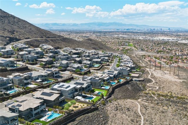302 Shaded Canyon Drive, Henderson, NV 89012