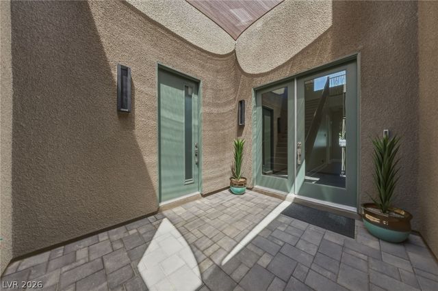 302 Shaded Canyon Drive, Henderson, NV 89012