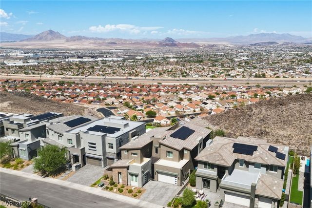 302 Shaded Canyon Drive, Henderson, NV 89012