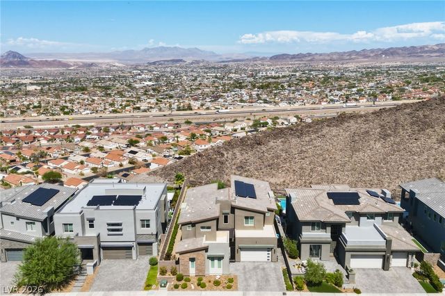 302 Shaded Canyon Drive, Henderson, NV 89012