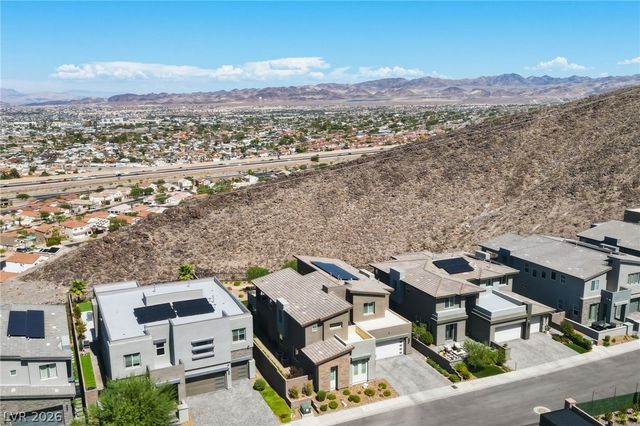 302 Shaded Canyon Drive, Henderson, NV 89012