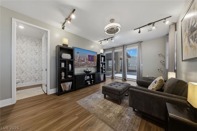 302 Shaded Canyon Drive, Henderson, NV 89012