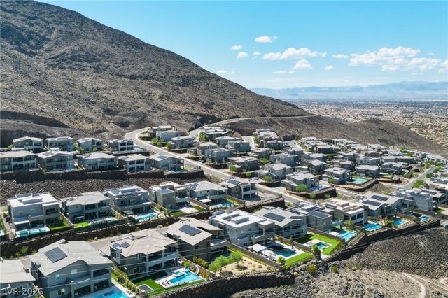 302 Shaded Canyon Drive, Henderson, NV 89012