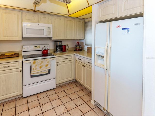 4823 EBBTIDE LANE 302, Port Richey, FL 34668