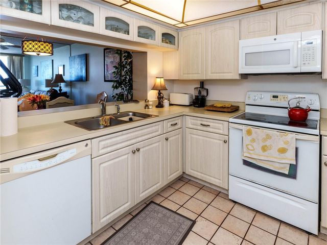 4823 EBBTIDE LANE 302, Port Richey, FL 34668