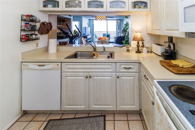 4823 EBBTIDE LANE 302, Port Richey, FL 34668