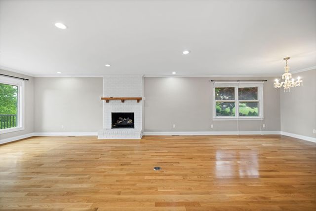 119 Holly Hill Drive, Berea, KY 40403