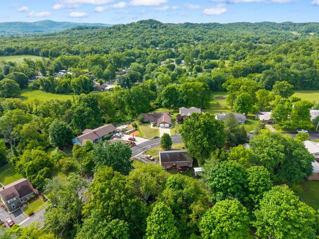119 Holly Hill Drive, Berea, KY 40403