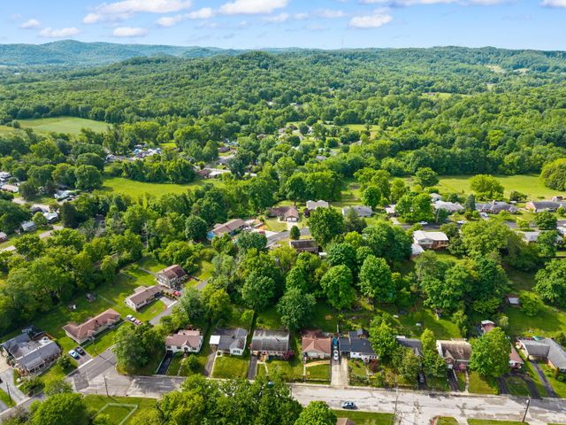 119 Holly Hill Drive, Berea, KY 40403