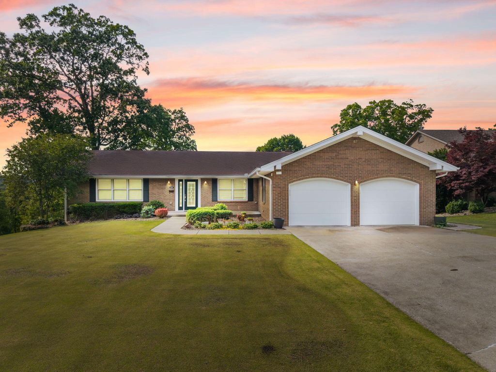 119 Holly Hill Drive, Berea, KY 40403