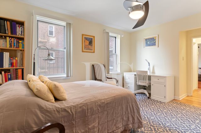 36 Dahill Rd Apt 2I, New York City, NY 11218