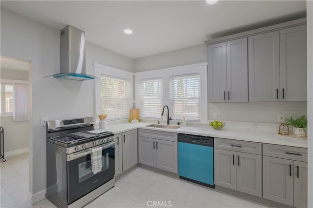 1758 W 41st, Los Angeles, CA 90062