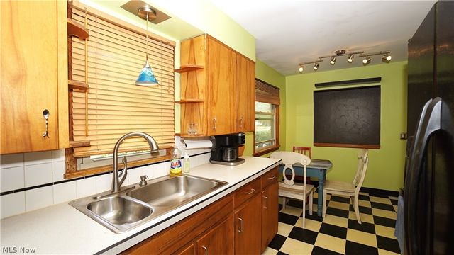 264 Kent Drive, Tallmadge, OH 44278