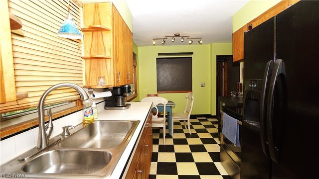 264 Kent Drive, Tallmadge, OH 44278