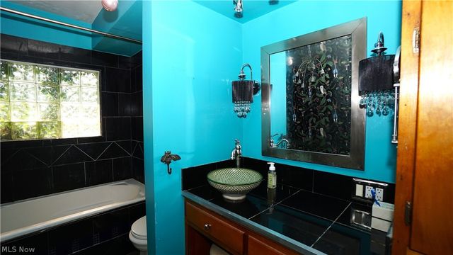 264 Kent Drive, Tallmadge, OH 44278