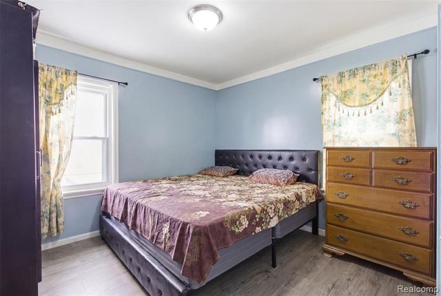 21426 Syracuse Avenue, Warren, MI 48091
