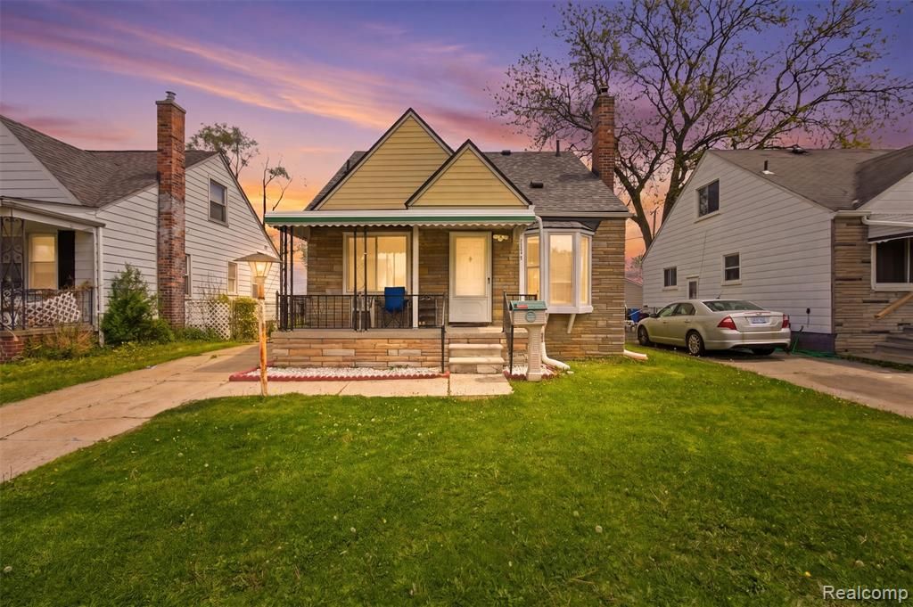21426 Syracuse Avenue, Warren, MI 48091
