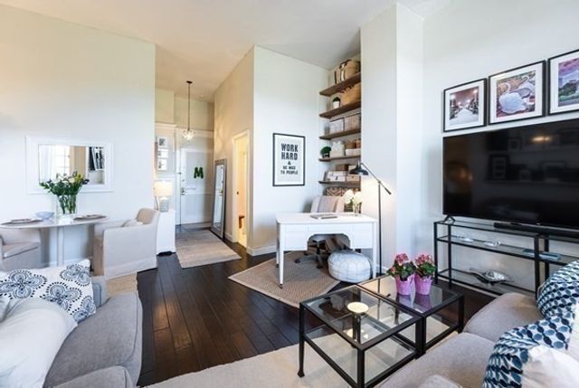 16 Balmoral St 410, Andover, MA 01810