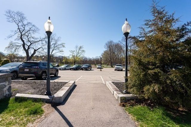 16 Balmoral St 410, Andover, MA 01810
