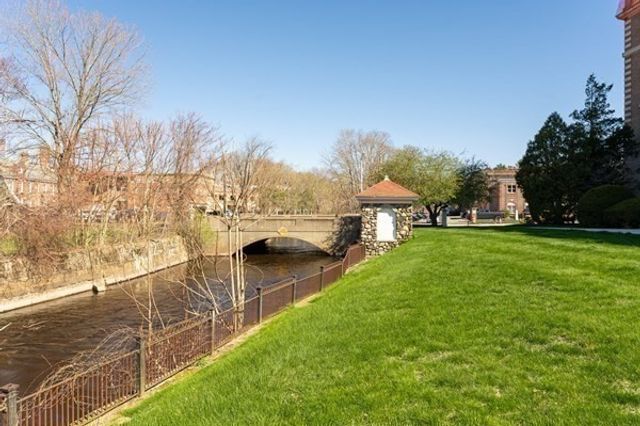 16 Balmoral St 410, Andover, MA 01810