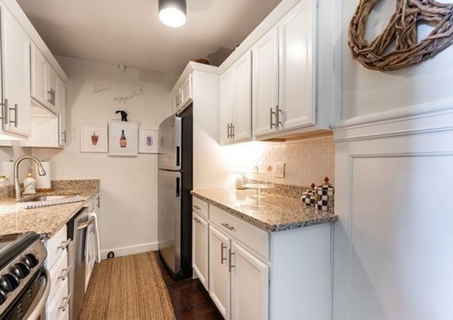16 Balmoral St 410, Andover, MA 01810
