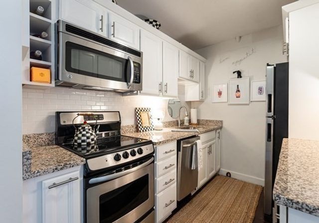 16 Balmoral St 410, Andover, MA 01810