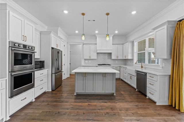 2801 S 20th Place, Rogers, AR 72758