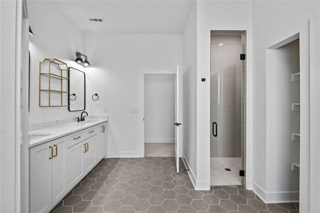 2801 S 20th Place, Rogers, AR 72758