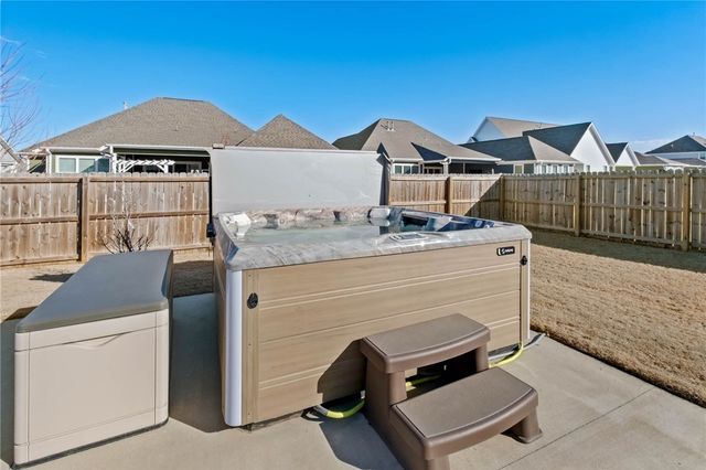 2801 S 20th Place, Rogers, AR 72758