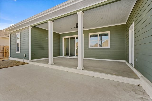 2801 S 20th Place, Rogers, AR 72758