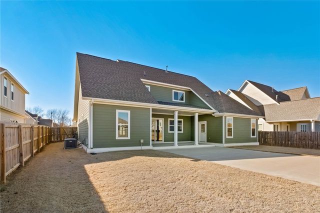 2801 S 20th Place, Rogers, AR 72758