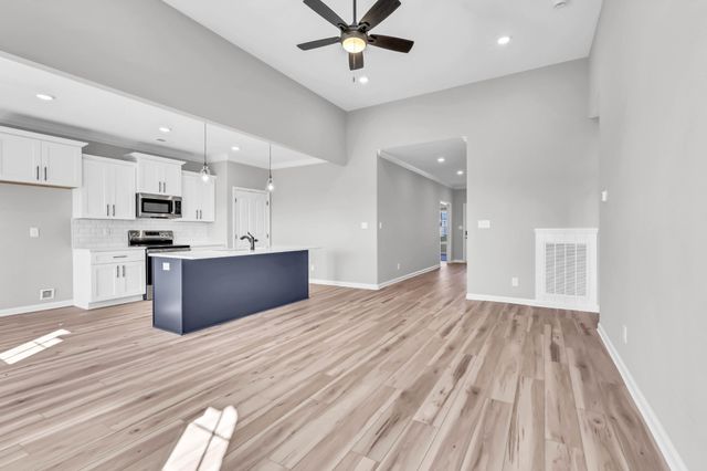 346 Kingland Ln, Clarksville, TN 37043