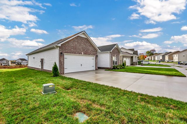 346 Kingland Ln, Clarksville, TN 37043