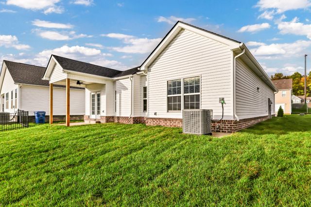 346 Kingland Ln, Clarksville, TN 37043