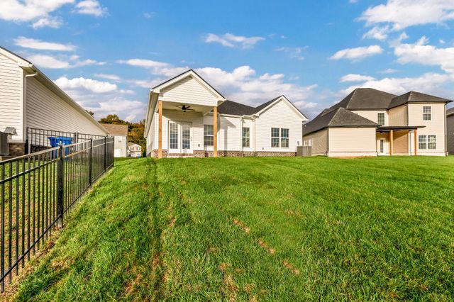 346 Kingland Ln, Clarksville, TN 37043