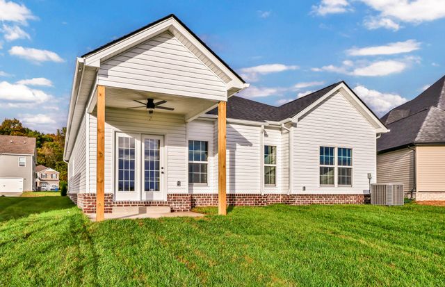 346 Kingland Ln, Clarksville, TN 37043