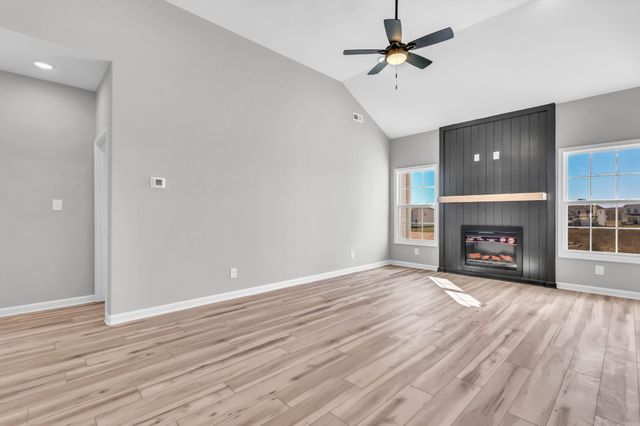 346 Kingland Ln, Clarksville, TN 37043