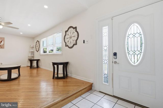 160 TOLL DR, Southampton, PA 18966