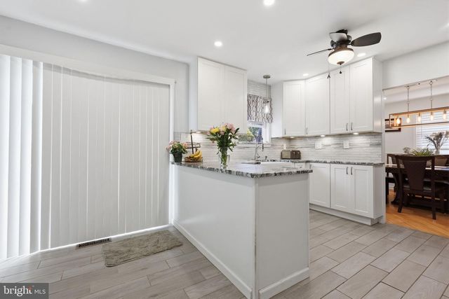 160 TOLL DR, Southampton, PA 18966