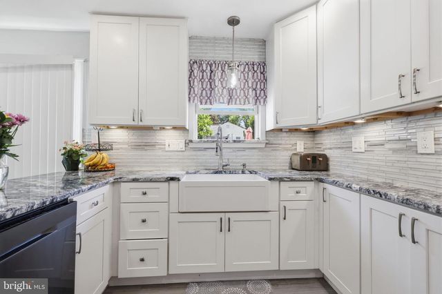 160 TOLL DR, Southampton, PA 18966