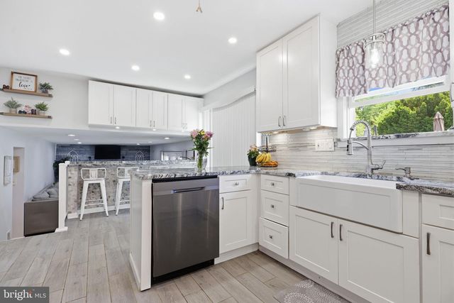 160 TOLL DR, Southampton, PA 18966