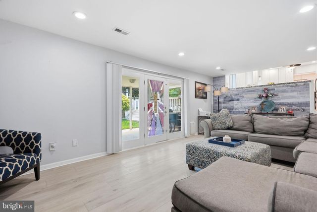 160 TOLL DR, Southampton, PA 18966