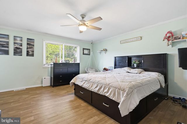 160 TOLL DR, Southampton, PA 18966