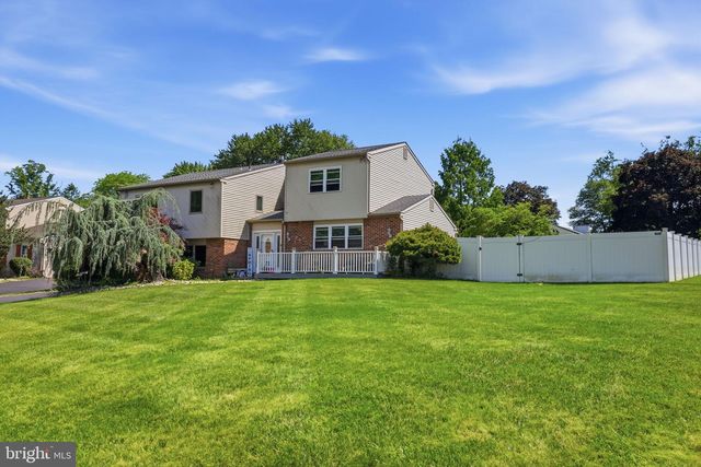 160 TOLL DR, Southampton, PA 18966