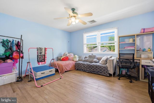 160 TOLL DR, Southampton, PA 18966