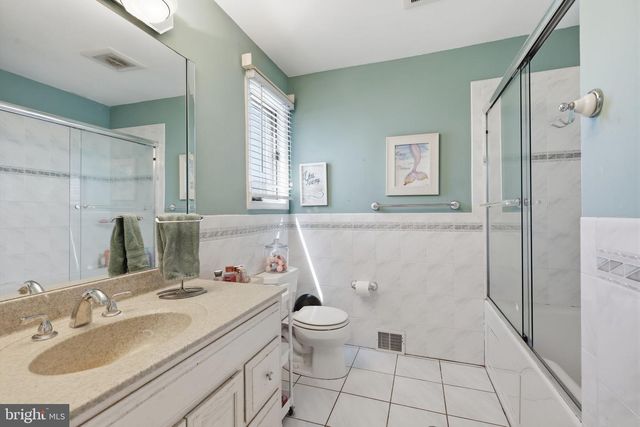 160 TOLL DR, Southampton, PA 18966