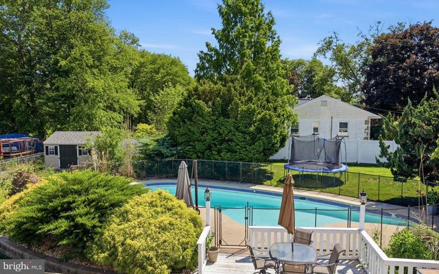 160 TOLL DR, Southampton, PA 18966