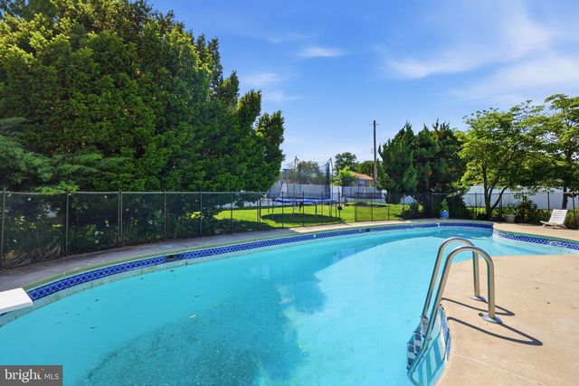 160 TOLL DR, Southampton, PA 18966